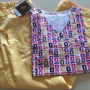 XL Petite Medical Uniform Scrub Set